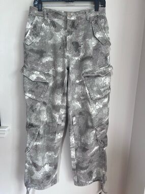 Maniere De Voir Grey Camouflage Cargo Pants